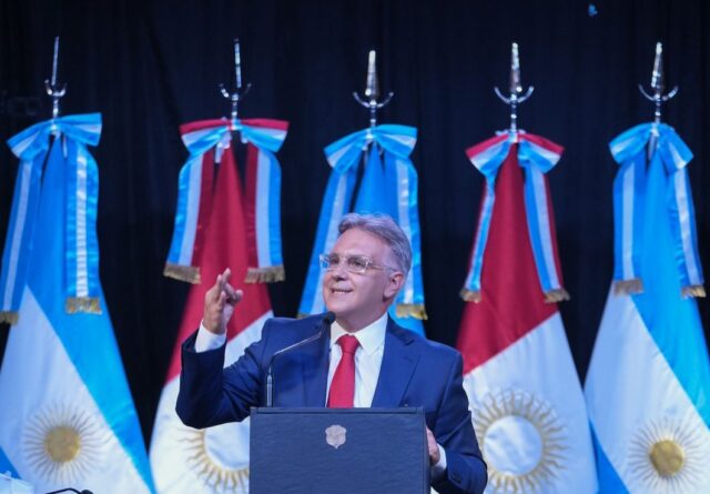 discurso llaryora comentario
