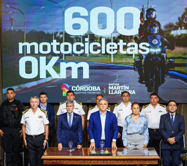 llaryora motos policia